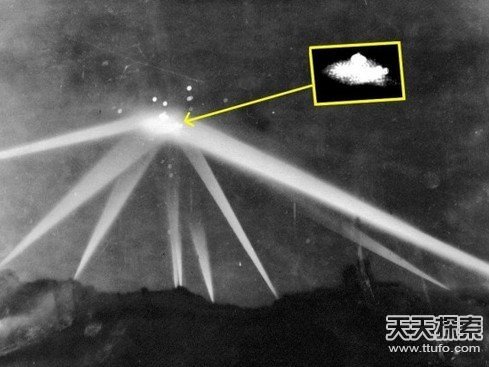 '绝密档案曝光：英国飞行员60年前遇UFO'