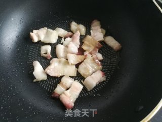 五花肉炒紫甘蓝的做法步骤：4