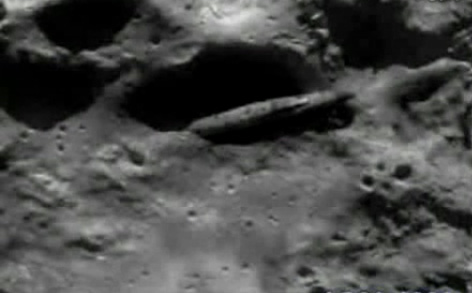 '月球阴面陨坑现震惊世界4千米长宇宙飞船'