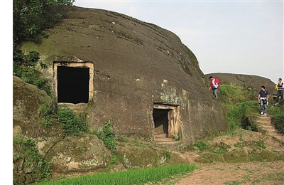 '探索三峡库区重庆忠县古石屋之谜'