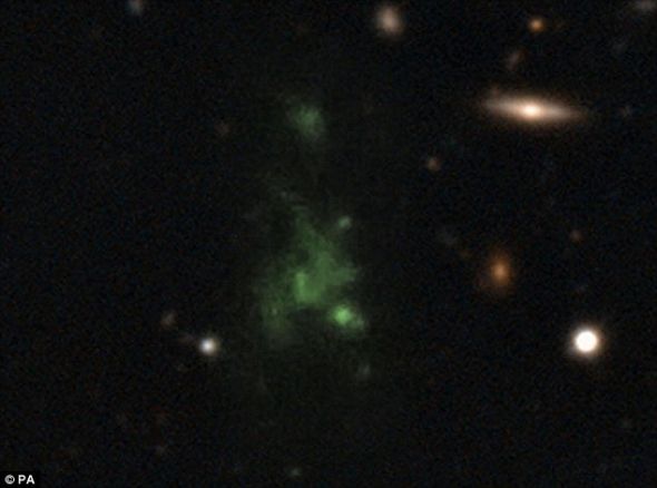 '巨型绿气泡天体连绵30万光年体积超银河系'