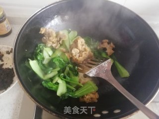 上海青炒油渣的做法步骤：6