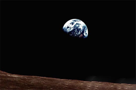 '地球盗走月球物质！月球十大未解之谜'